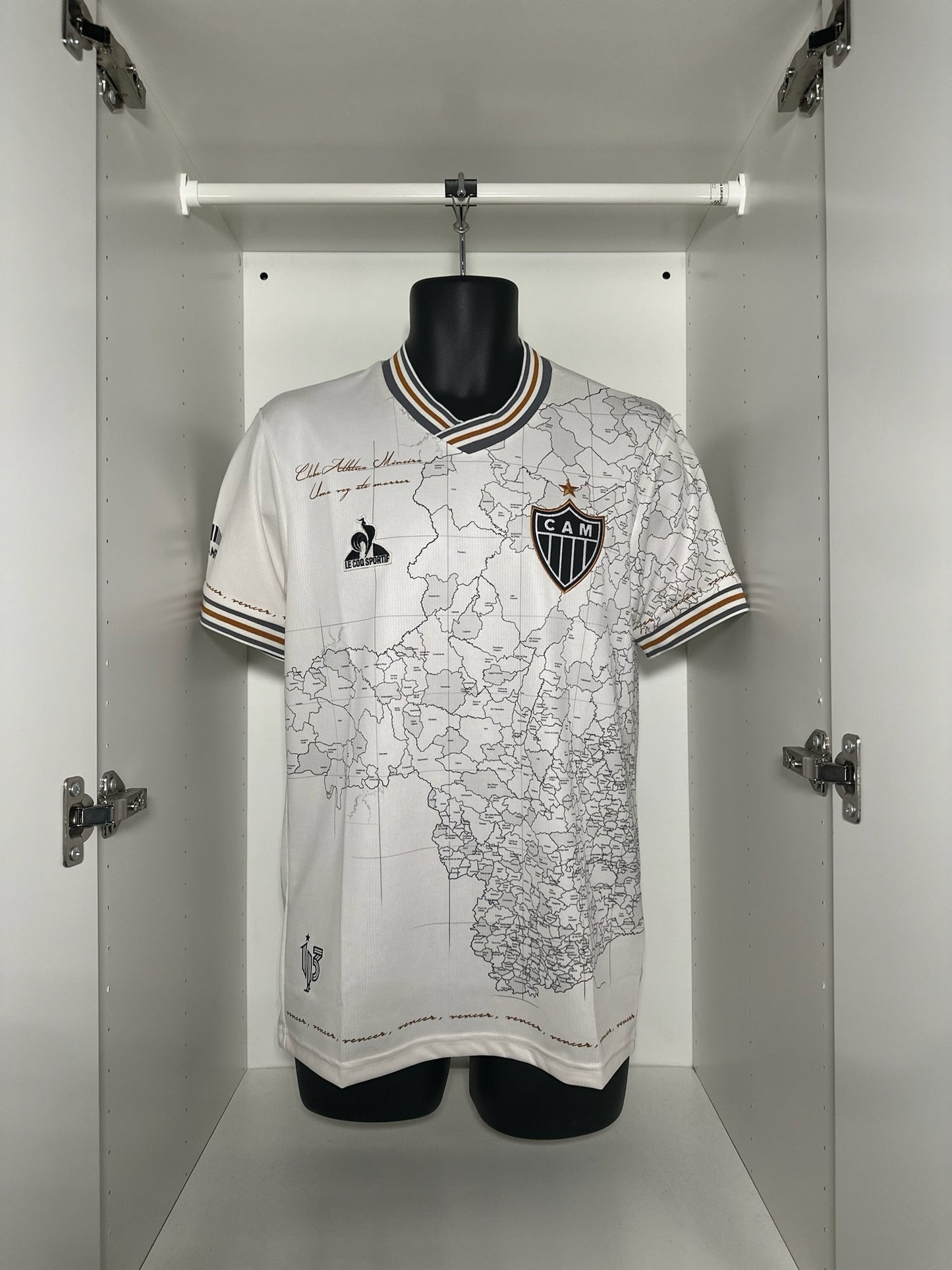 Atletico Mineiro - Le Coq Sportif - 2021/2022 - FOURTH "Manto da Massa" Kit