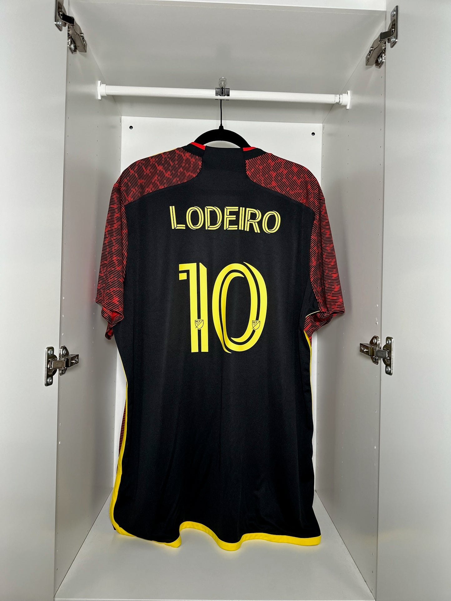Seattle Sounders Lodeiro #10 - adidas - 2023/2024 - AWAY 'Bruce Lee' Kit