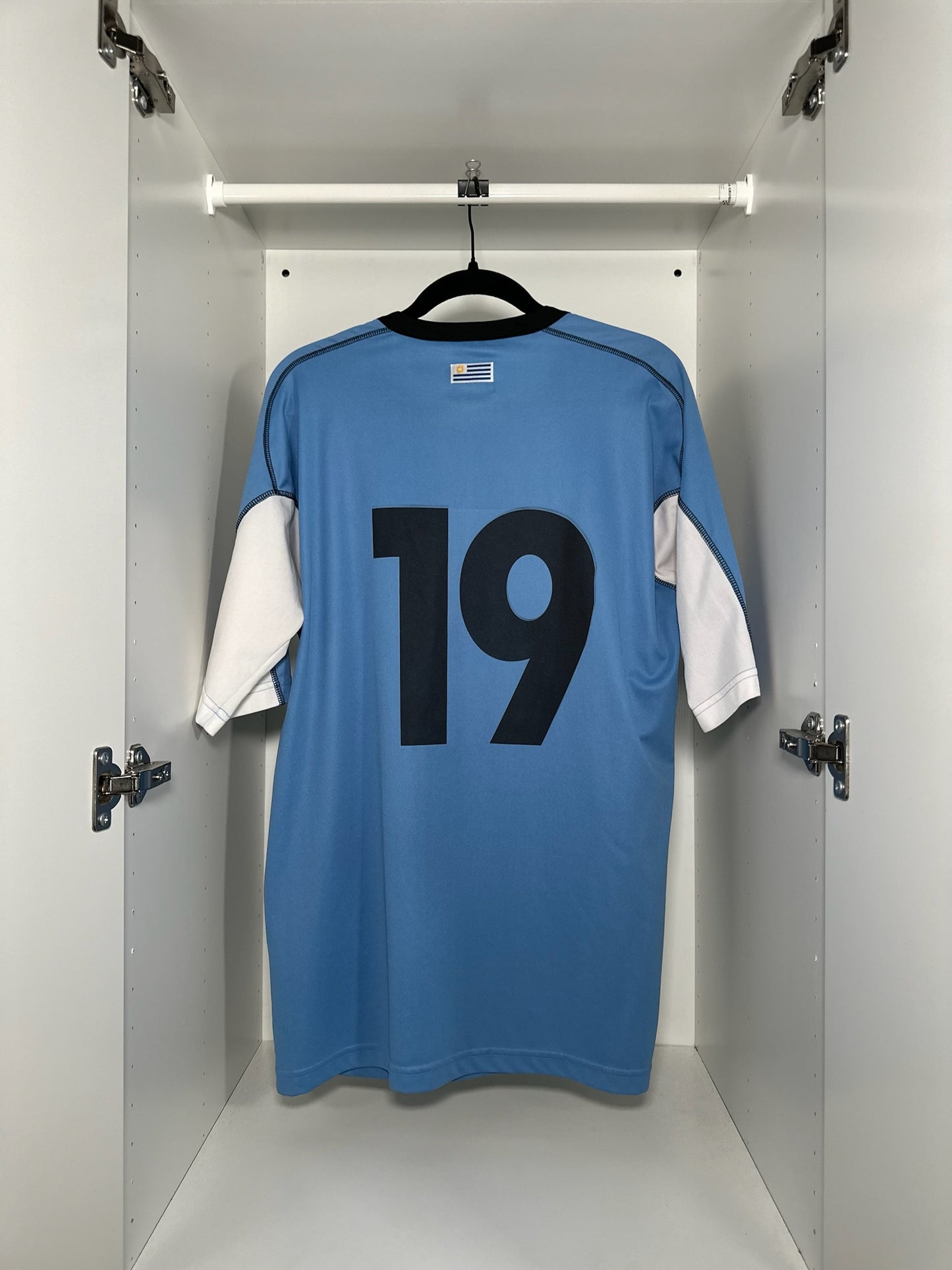 Uruguay #19 - Uhlsport - 2005/2006 - HOME Kit
