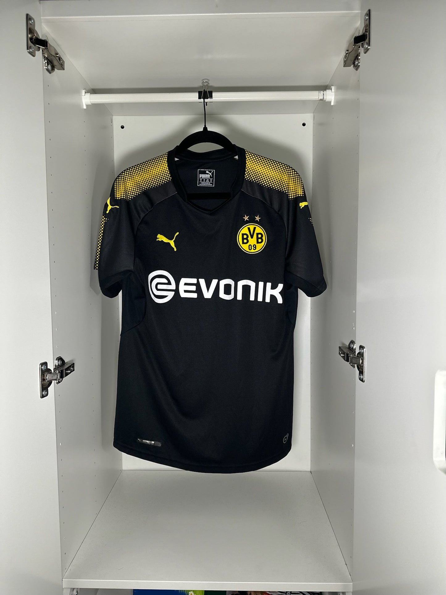 Borussia Dortmund (BVB) - Puma - 2017/2018 - AWAY Kit