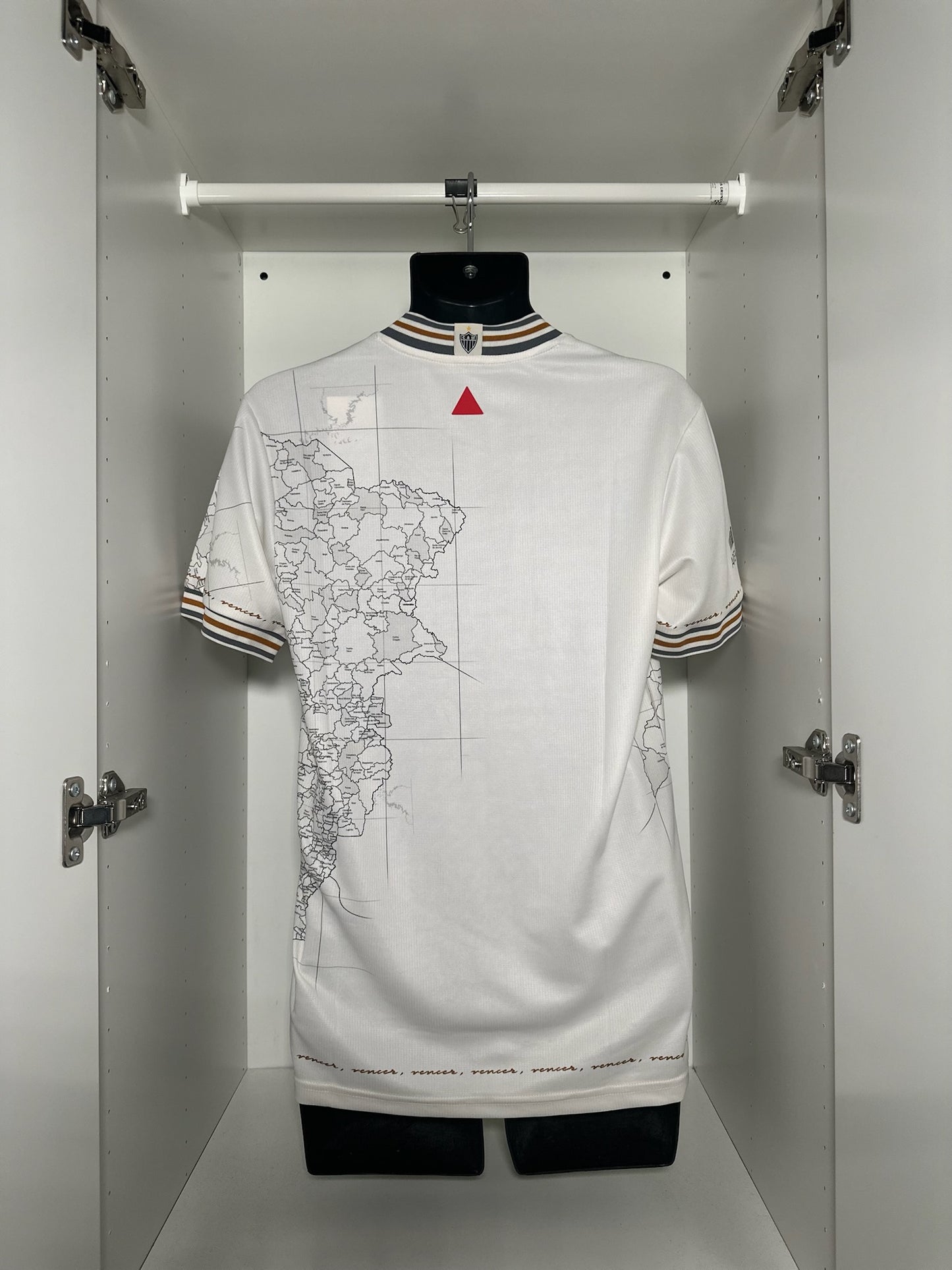 Atletico Mineiro - Le Coq Sportif - 2021/2022 - FOURTH "Manto da Massa" Kit