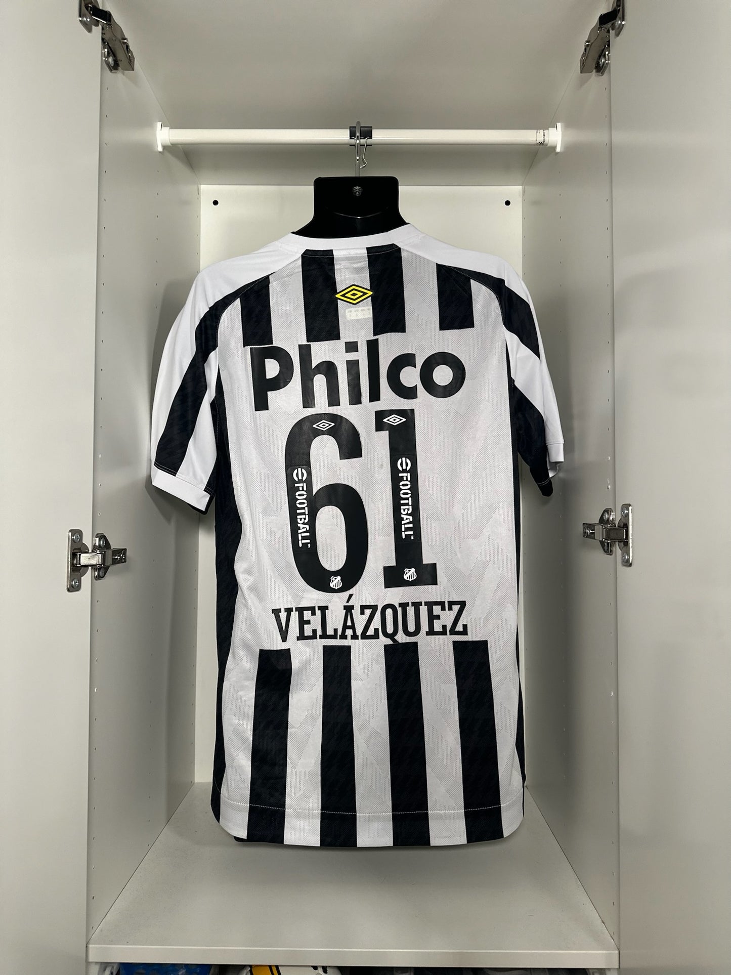 Santos Velazquez #61 - Umbro - 2021/2022 - AWAY Kit