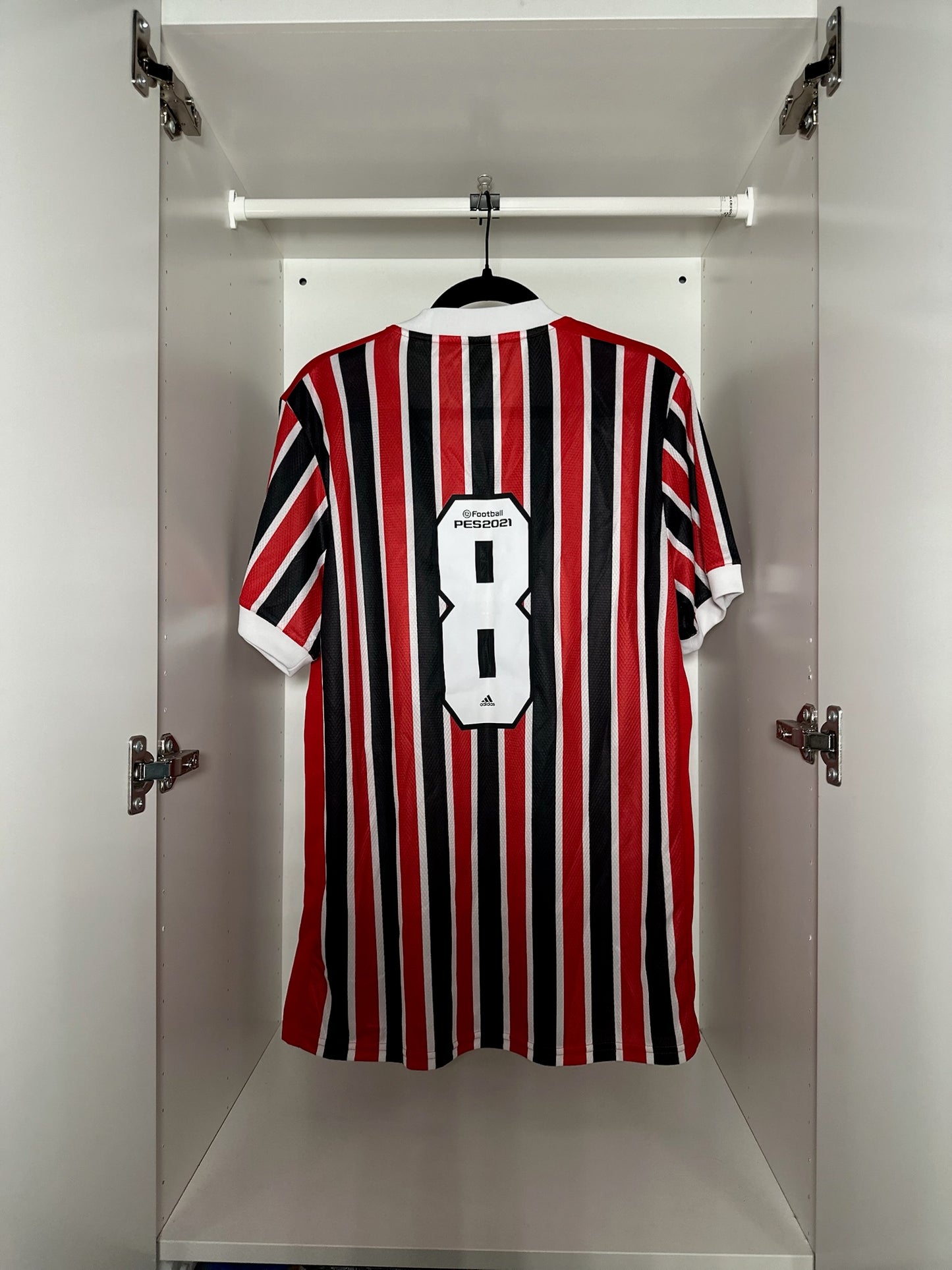 Sao Paulo FC #8 - adidas - 2021/2022 - AWAY Kit