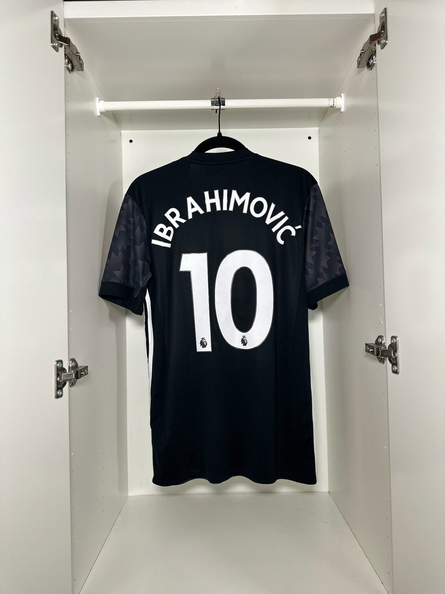 Manchester United Ibrahimovic #10 - adidas - 2017/2018 - AWAY Kit