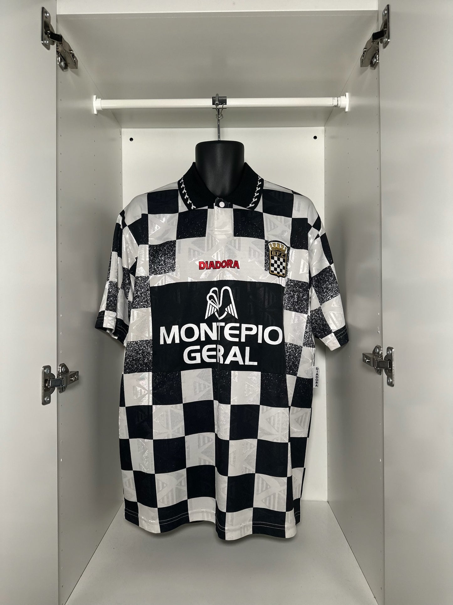 Boavista FC #16 - Diadora - 1997/1998 - HOME Kit