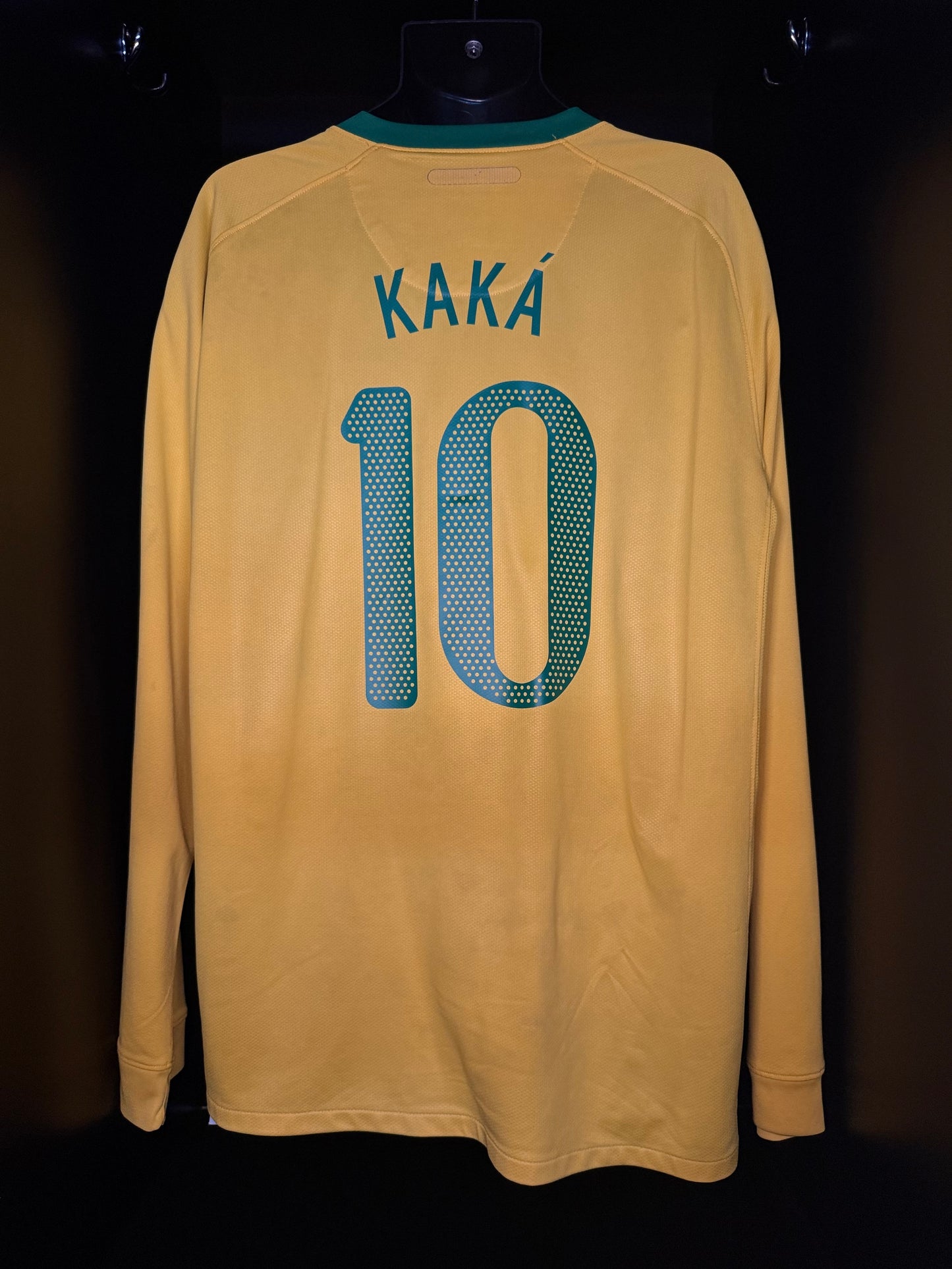 2010-2011 Brazil (CBF) Kaká #10 HOME Kit Soccer Jersey Shirt Nike Extra-Large Authentic