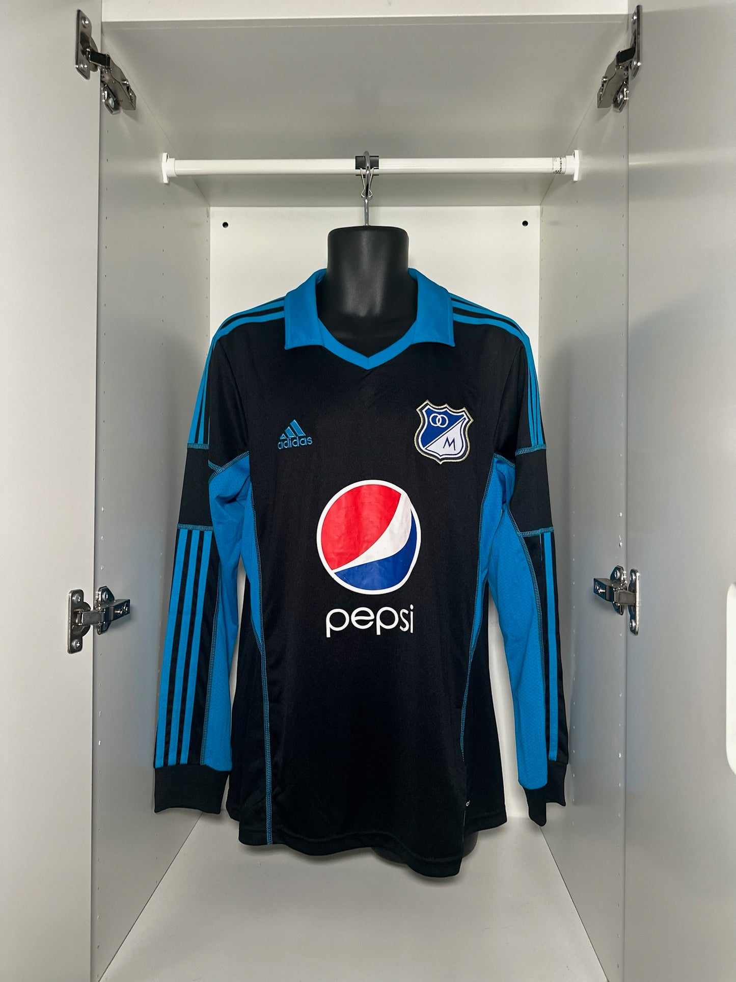 Millonarios (Colombia) - adidas - 2013/2014 - AWAY Kit