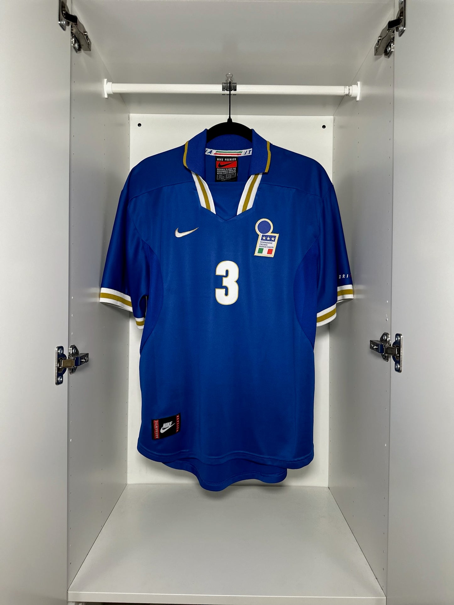 Italy Maldini #3 - Nike - 1996/1997 - HOME Kit
