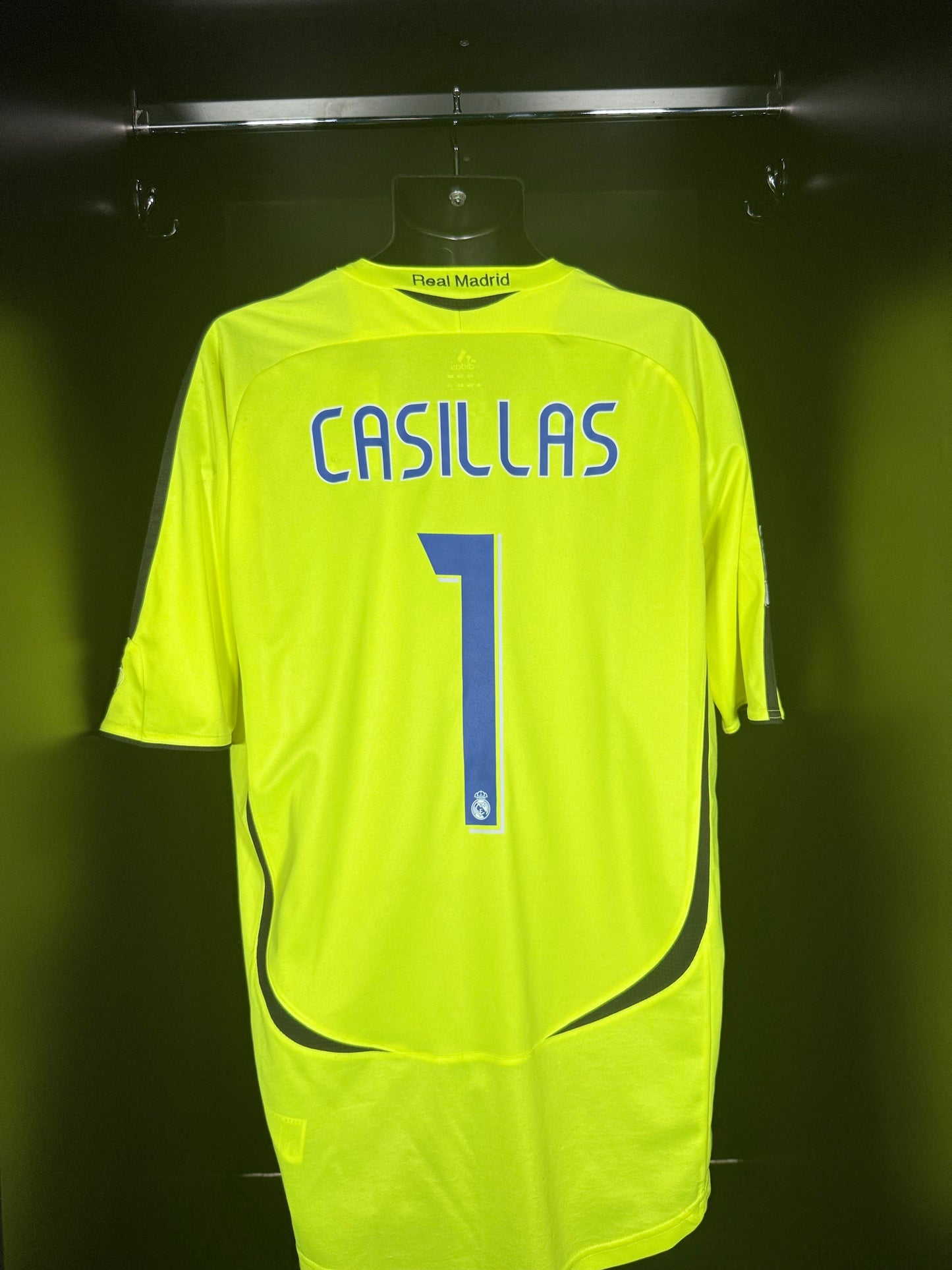 Real Madrid Casillas #1 - adidas - 2006/2007 - GK Kit