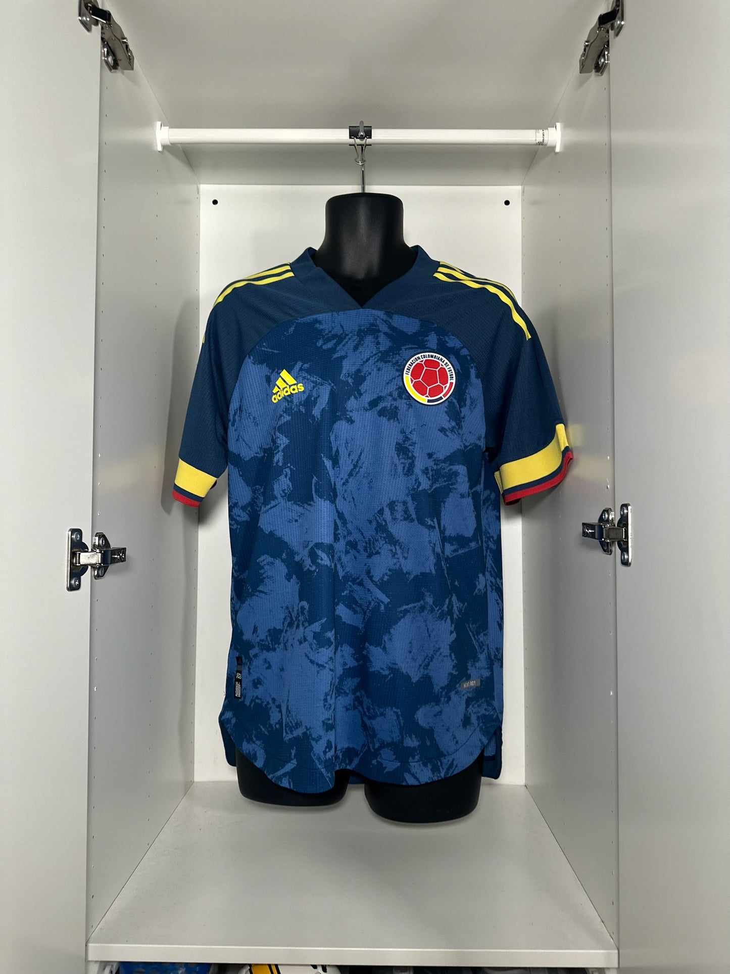 Colombia - adidas - 2020/2021 - AWAY Kit