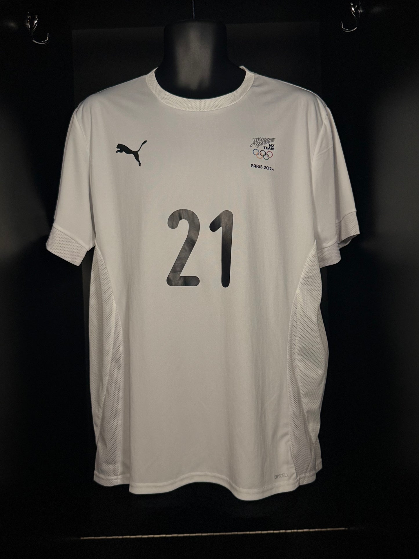 2024-2025 New Zealand Bayliss HOME Kit Soccer Jersey Shirt Puma Large Authentic