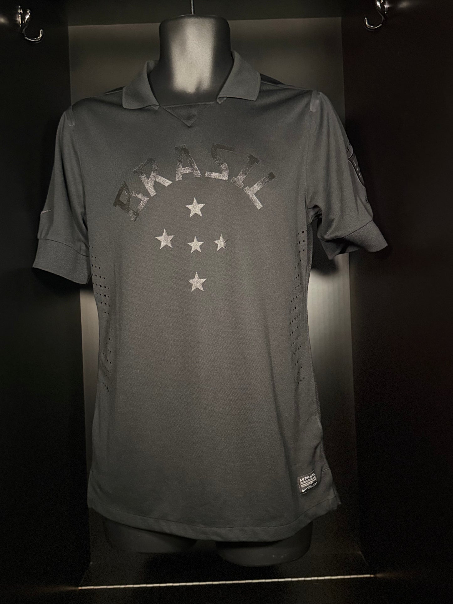 2012-2013 Brazil (CBF) ALL BLACK EDITION Kit Soccer Jersey Shirt Nike Medium Authentic