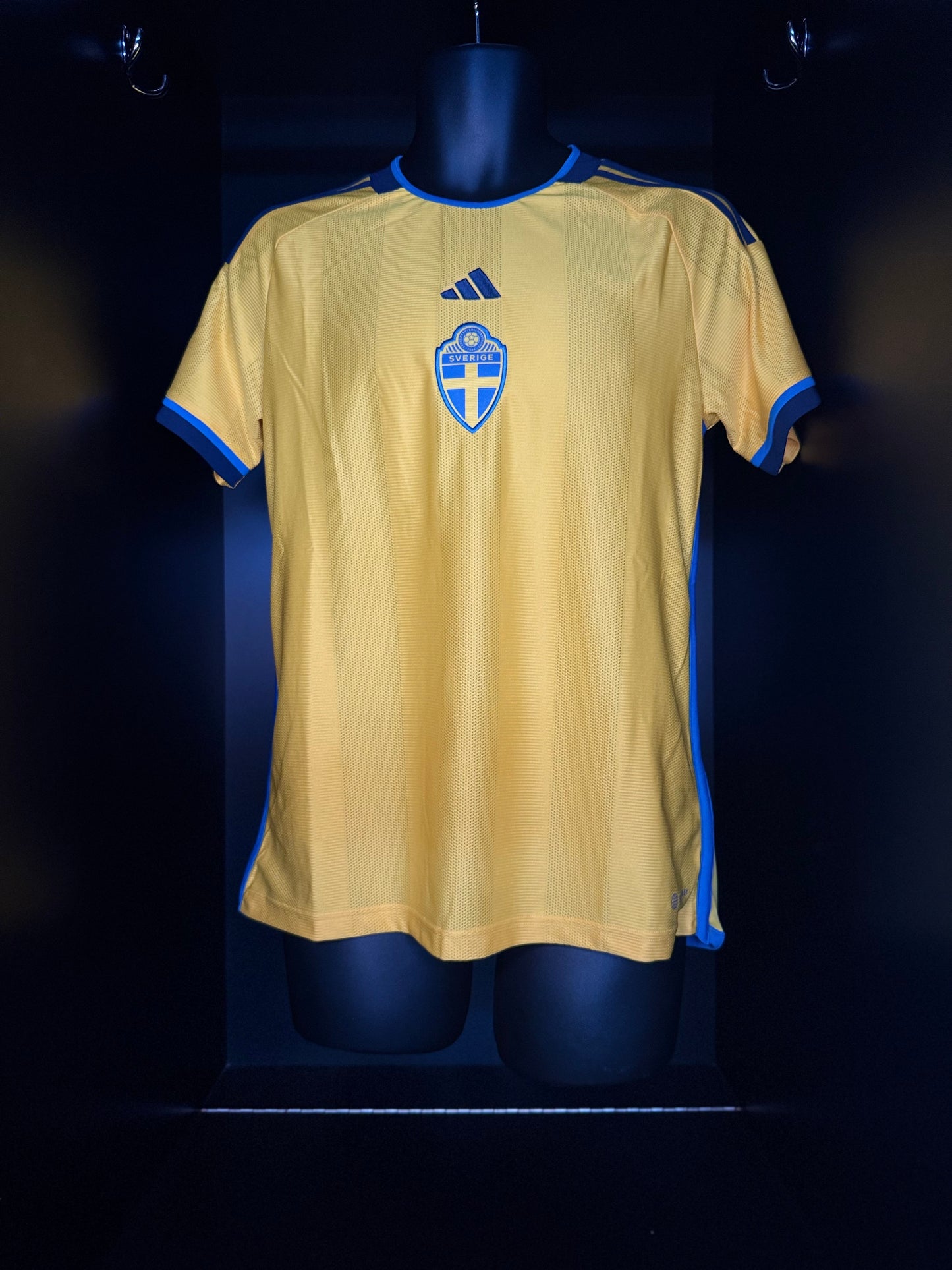 2022-2023 Sweden HOME Kit Soccer Jersey Shirt adidas Medium Authentic
