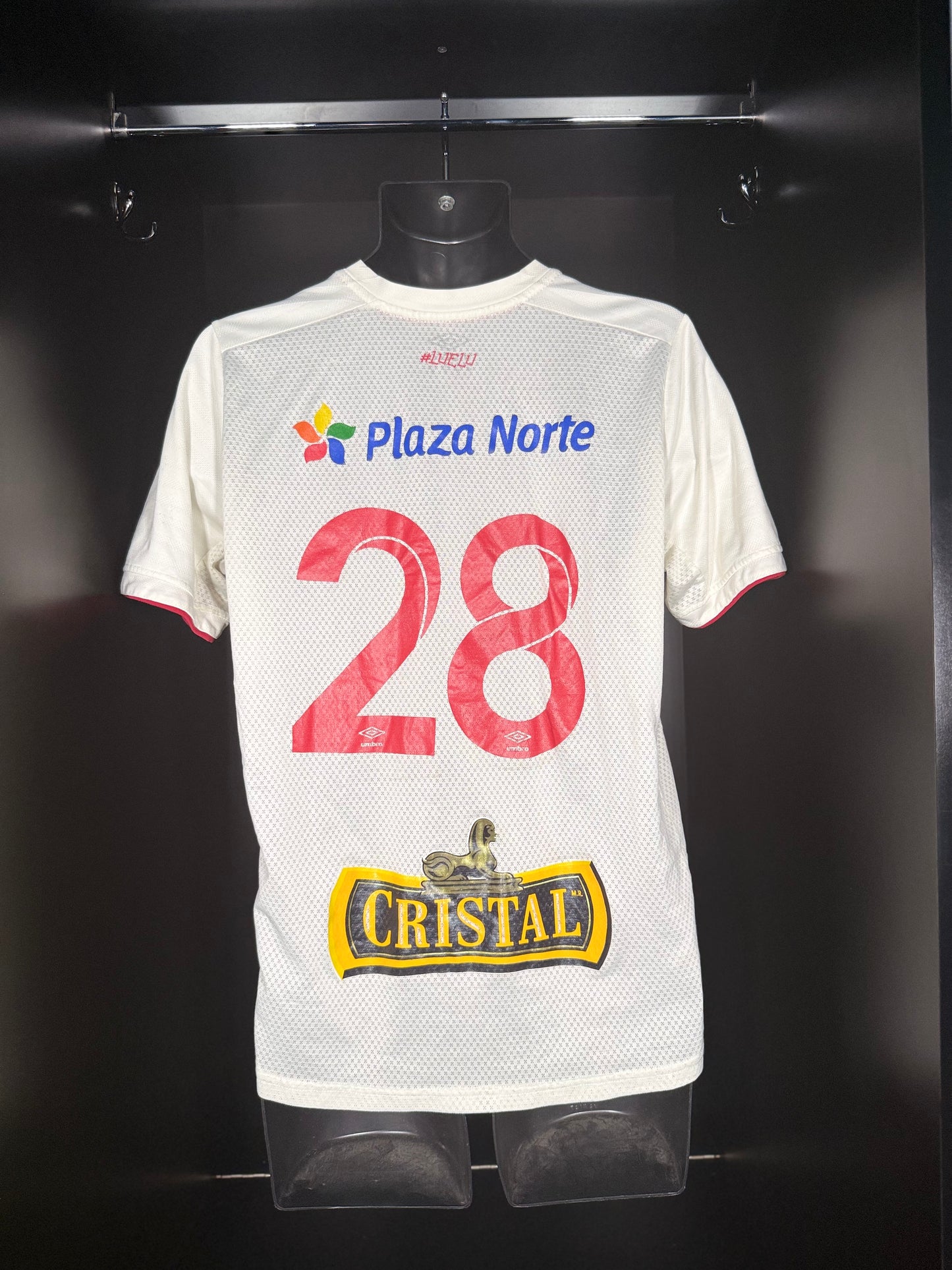 Universitario #28 - Umbro - 2016/2017 - HOME Kit