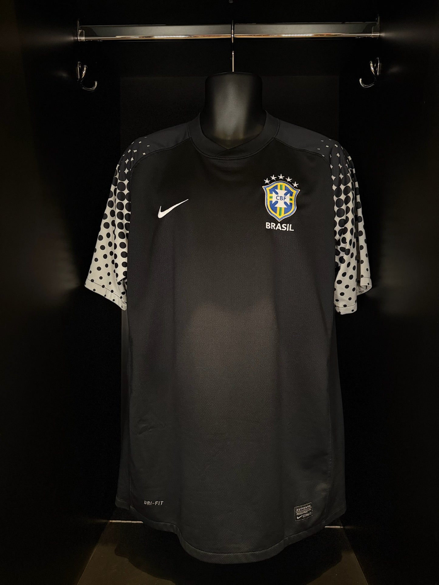 2010-2011 Brazil GK Kit - Soccer Jersey Football Shirt Nike Large Authentic