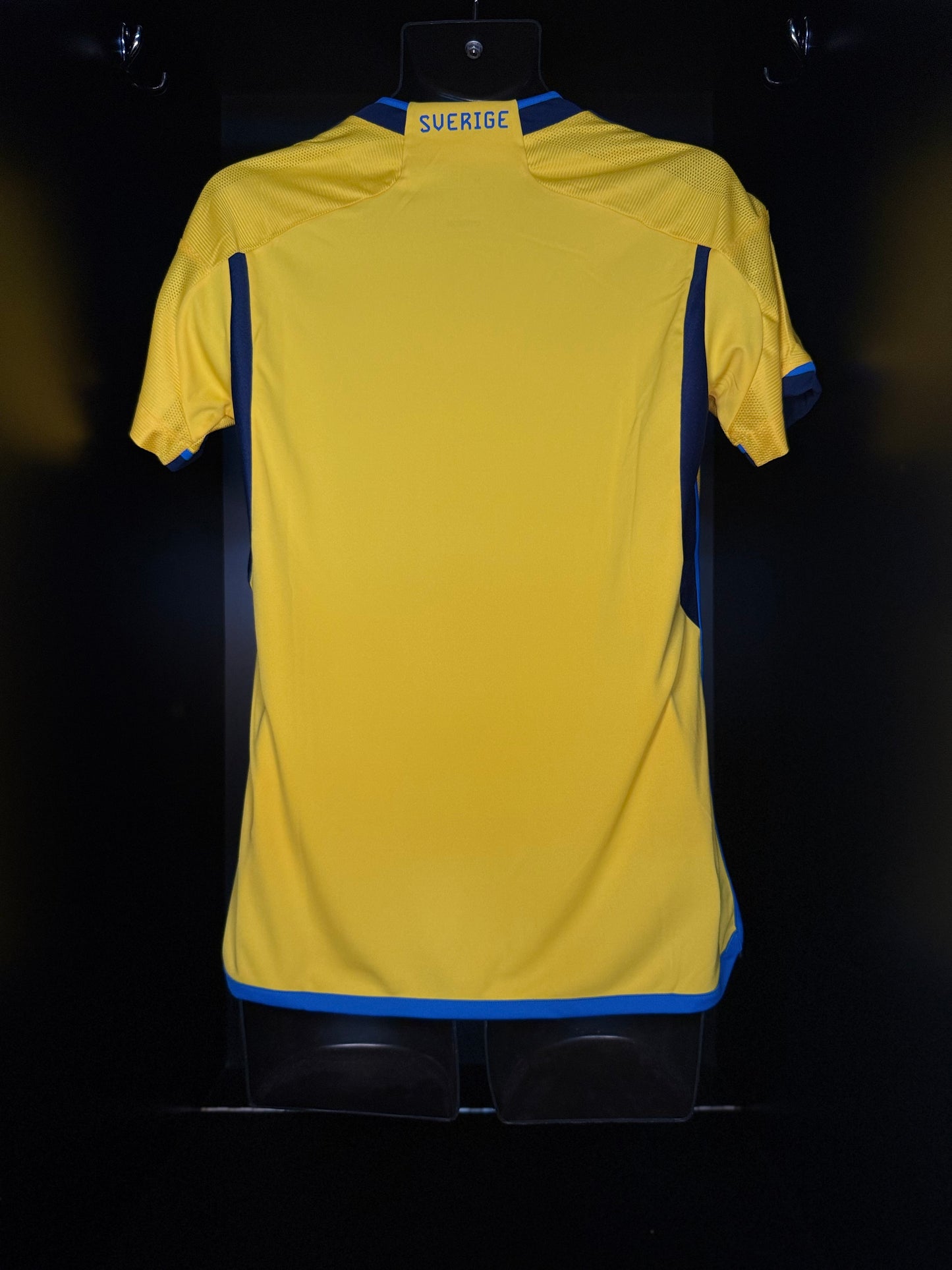 2022-2023 Sweden HOME Kit Soccer Jersey Shirt adidas Medium Authentic