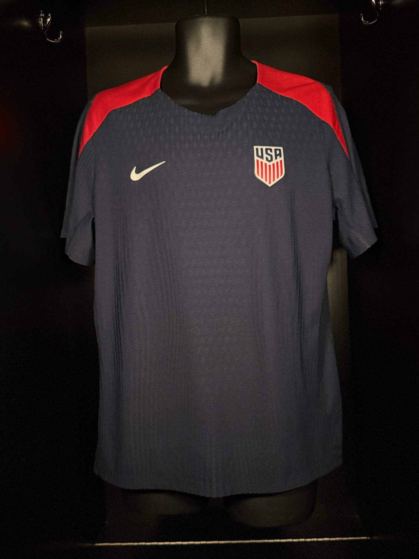 2024-2025 United States (USA) TRAINING Kit Soccer Jersey Shirt Nike Large Authentic