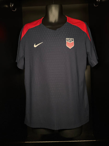 2024-2025 United States (USA) TRAINING Kit Soccer Jersey Shirt Nike Large Authentic