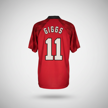 Manchester United Giggs #11 - Umbro - 1996/1998 - HOME Kit