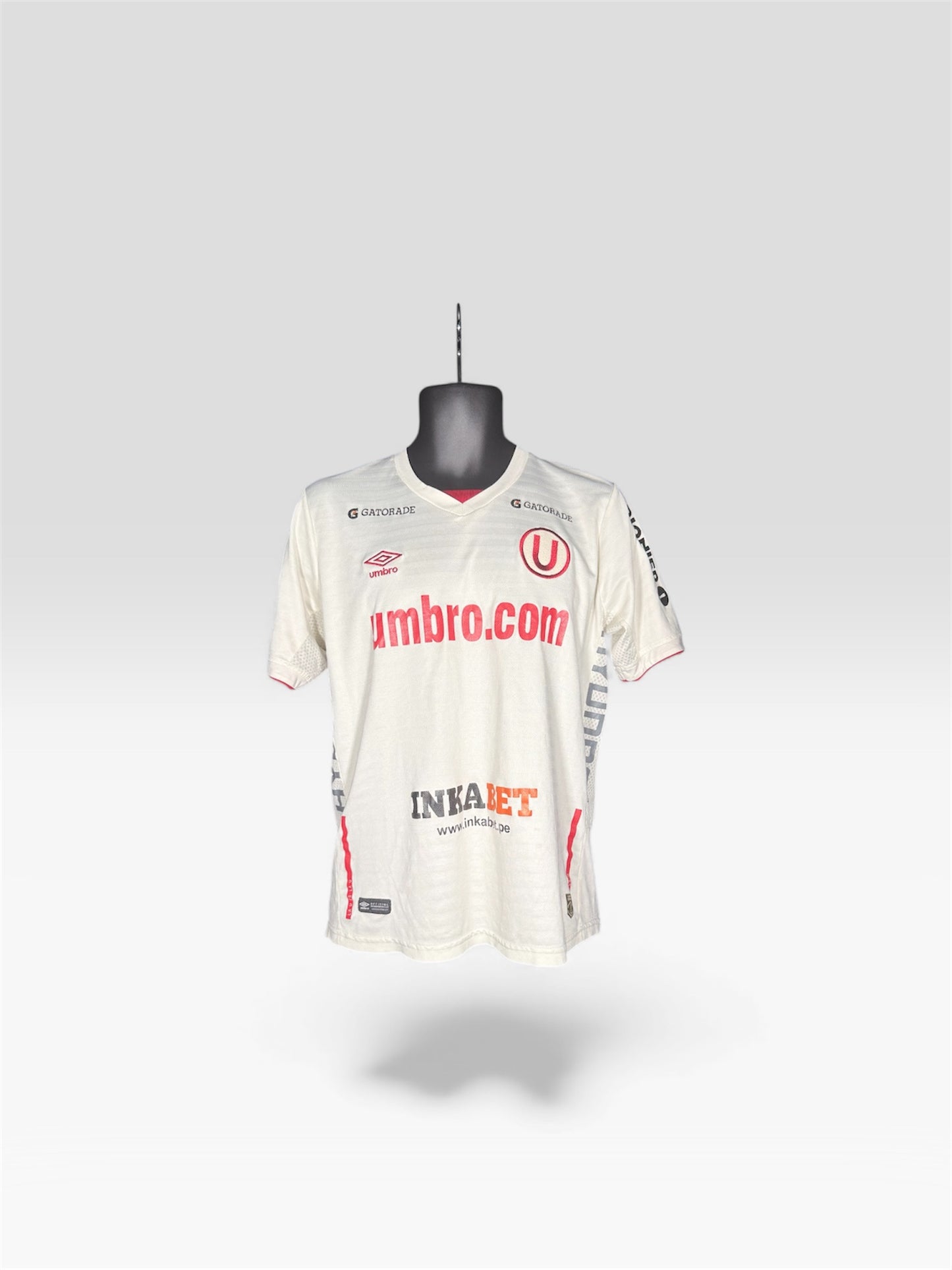 Universitario #28 - Umbro - 2016/2017 - HOME Kit